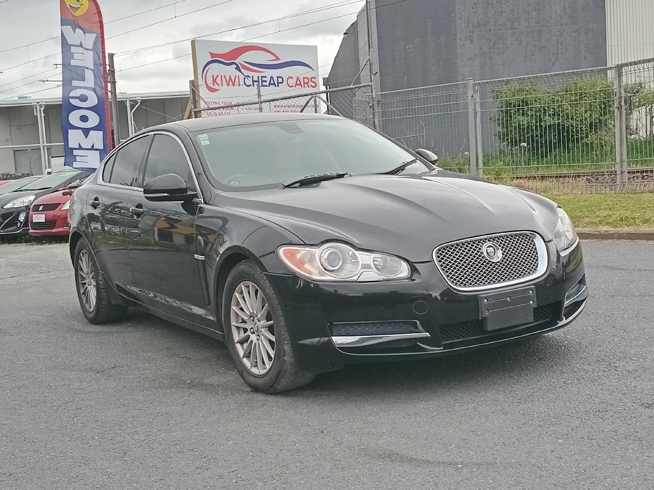 2010 Jaguar XF thumbnail