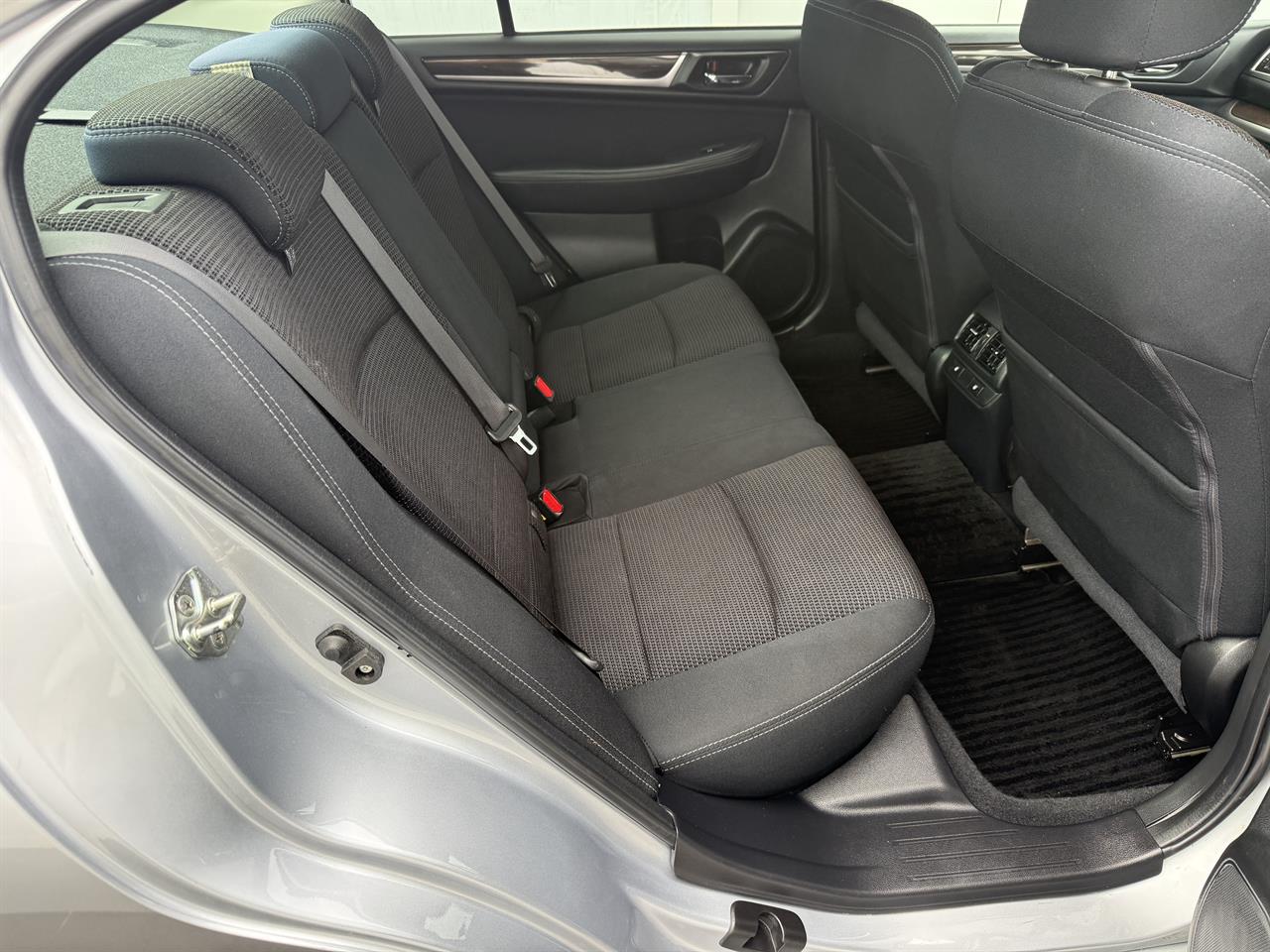 2015 Subaru Legacy thumbnail