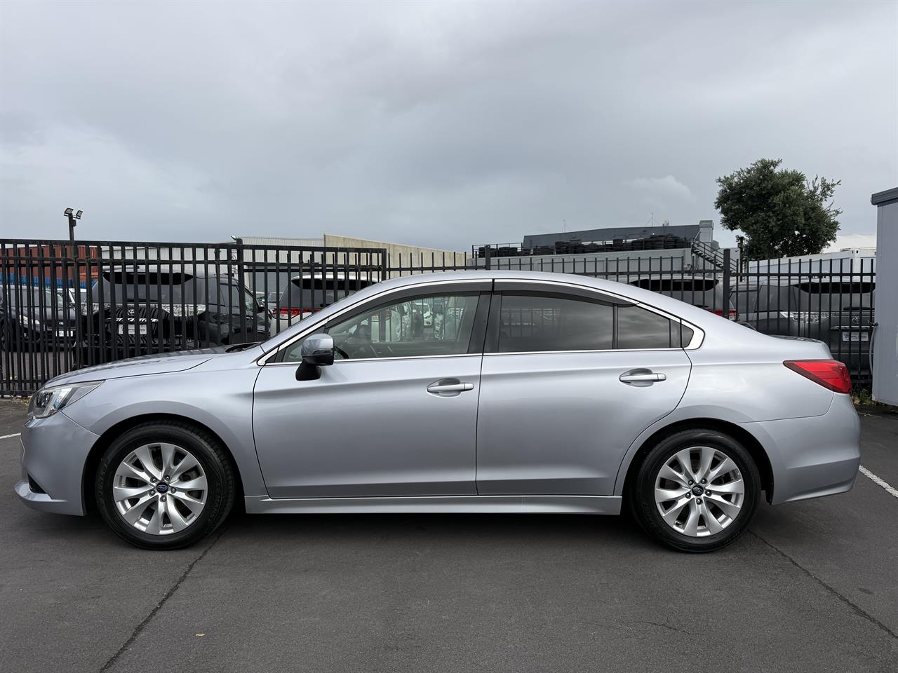 2015 Subaru Legacy thumbnail