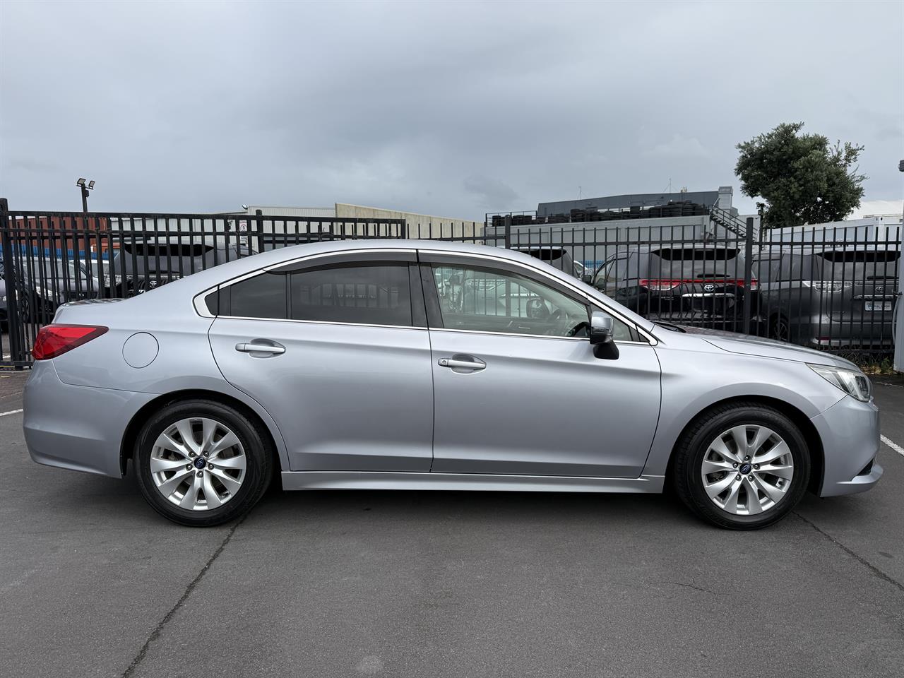 2015 Subaru Legacy thumbnail