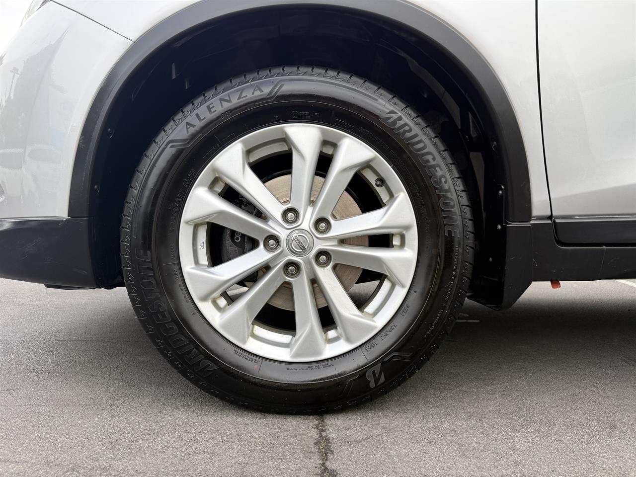 2015 Nissan X-Trail thumbnail