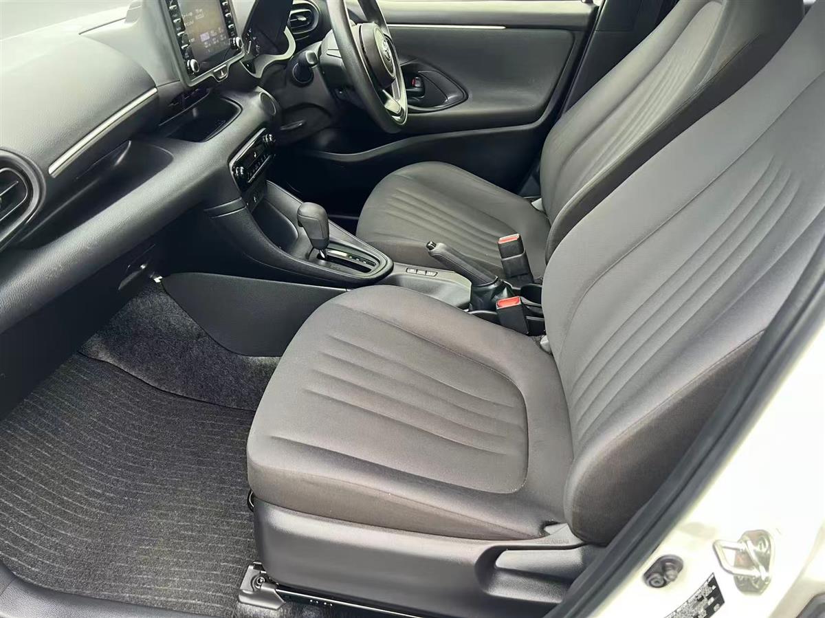 2021 Toyota Yaris thumbnail