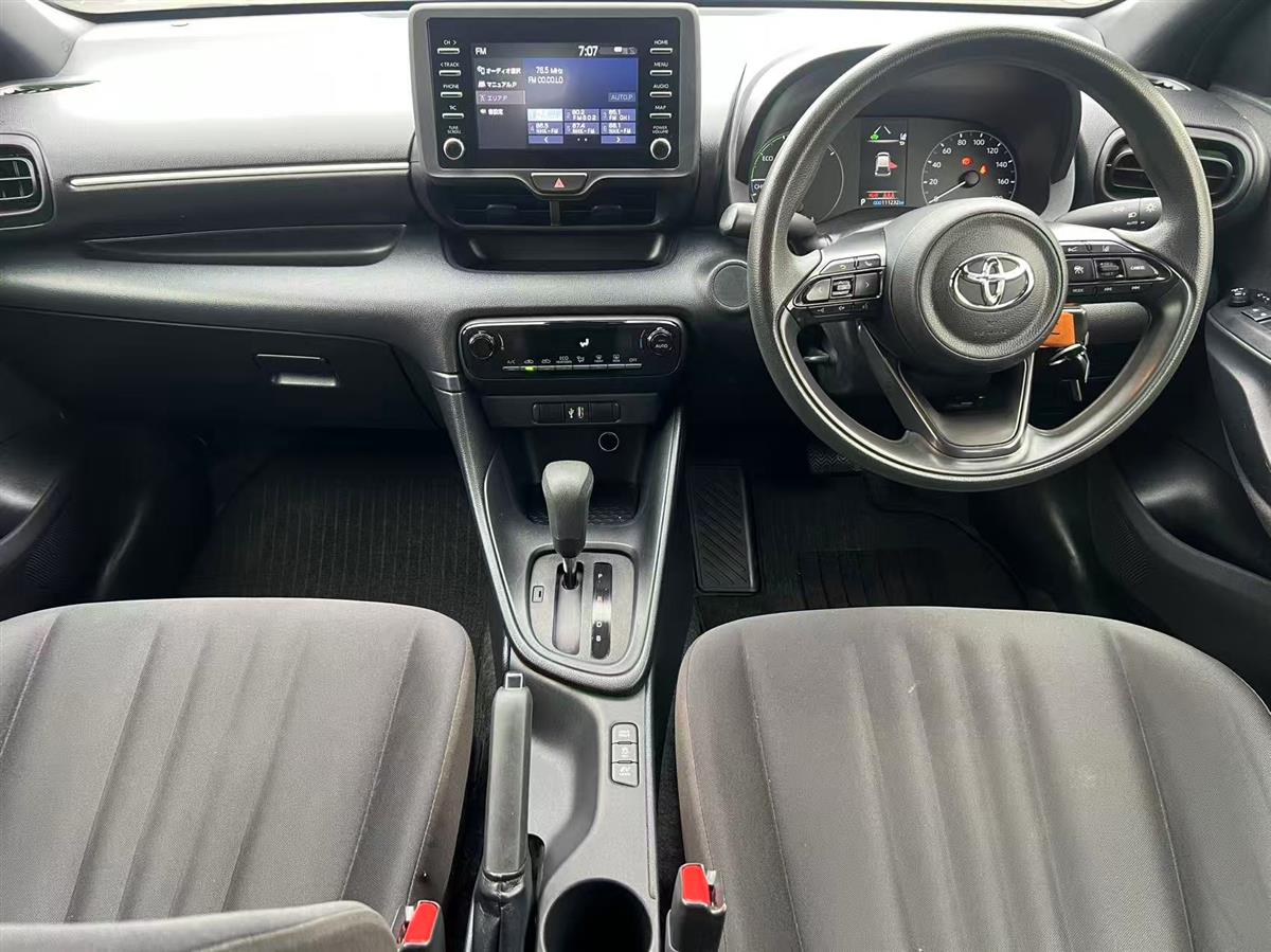 2021 Toyota Yaris thumbnail