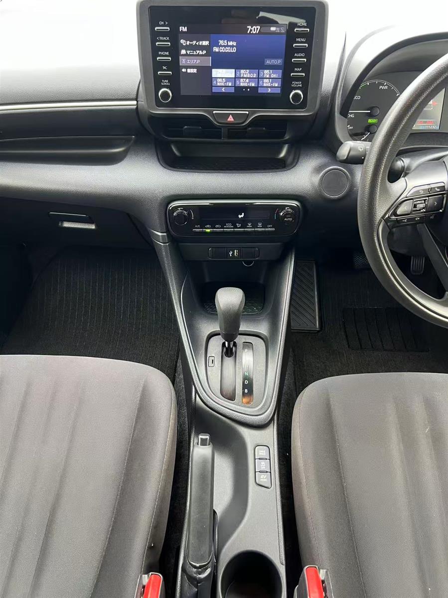 2021 Toyota Yaris thumbnail