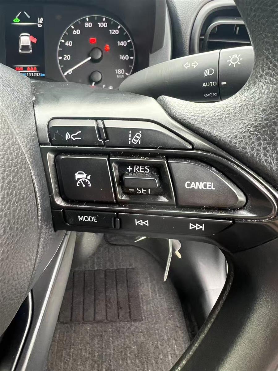 2021 Toyota Yaris thumbnail