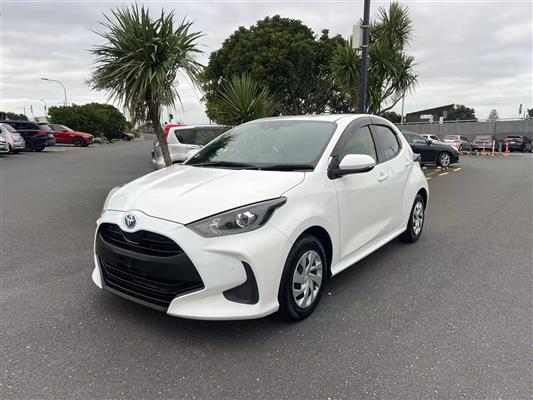 2021 Toyota Yaris thumbnail