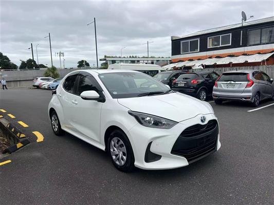 2021 Toyota Yaris thumbnail