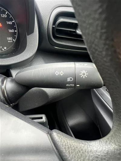 2021 Toyota Yaris thumbnail