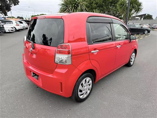 2013 Toyota Spade thumbnail