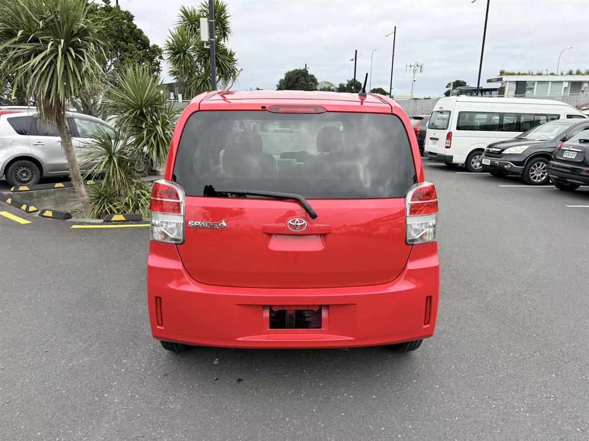 2013 Toyota Spade thumbnail