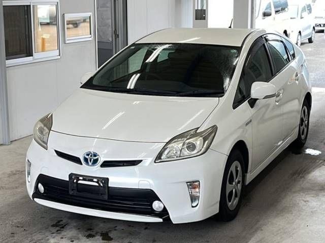 2015 Toyota Prius thumbnail