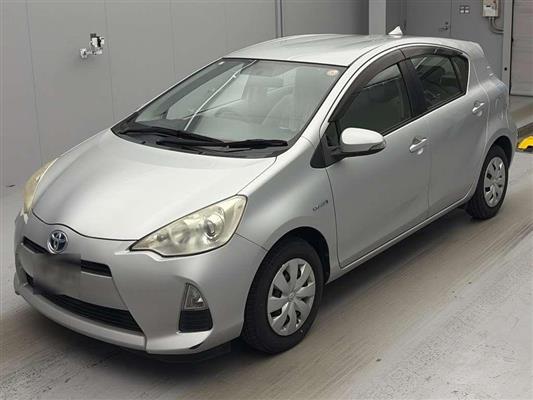 2013 Toyota Aqua thumbnail
