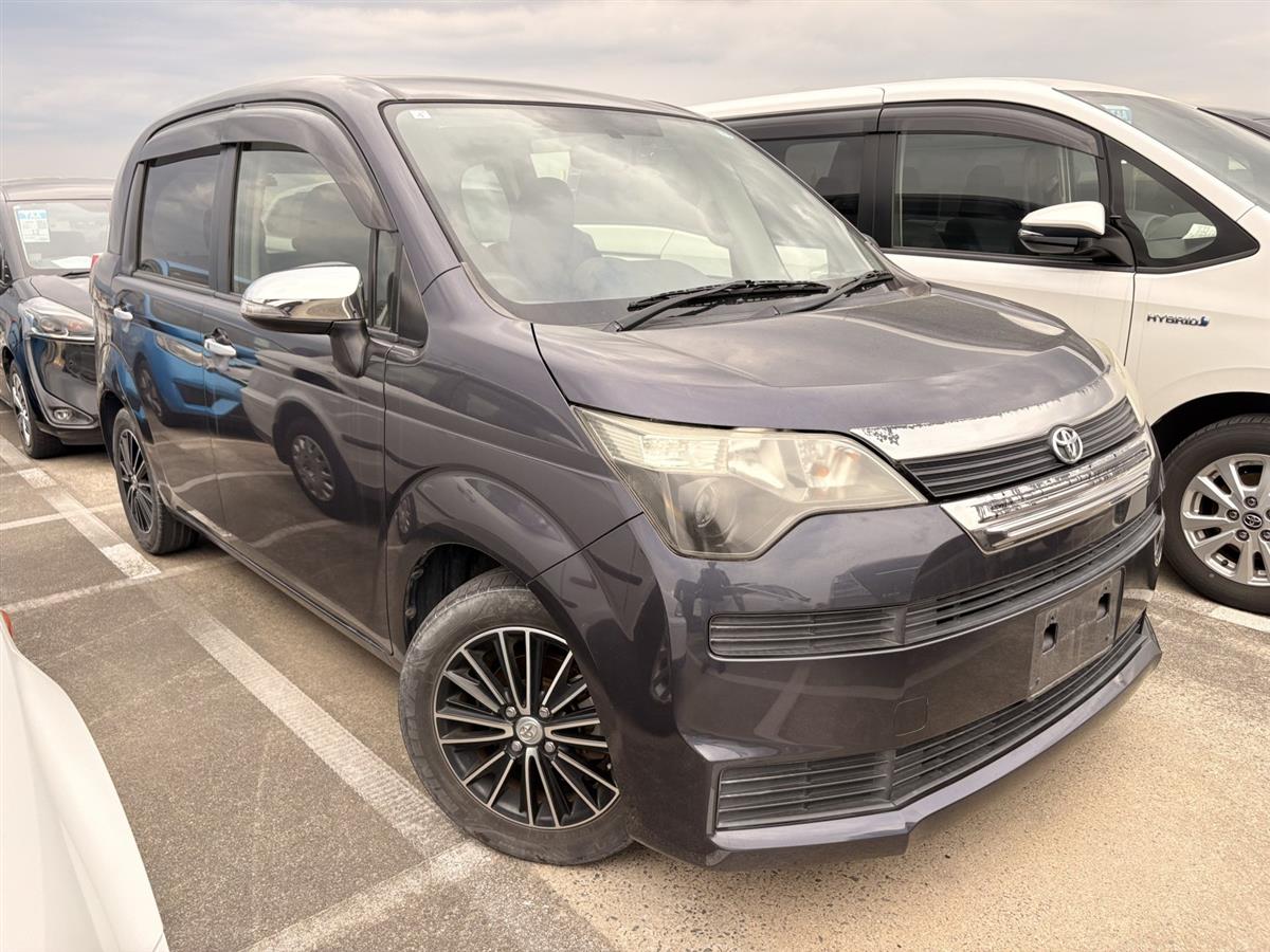 2013 Toyota Spade thumbnail
