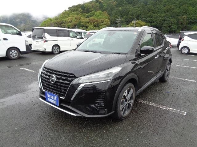2021 Nissan Kicks thumbnail