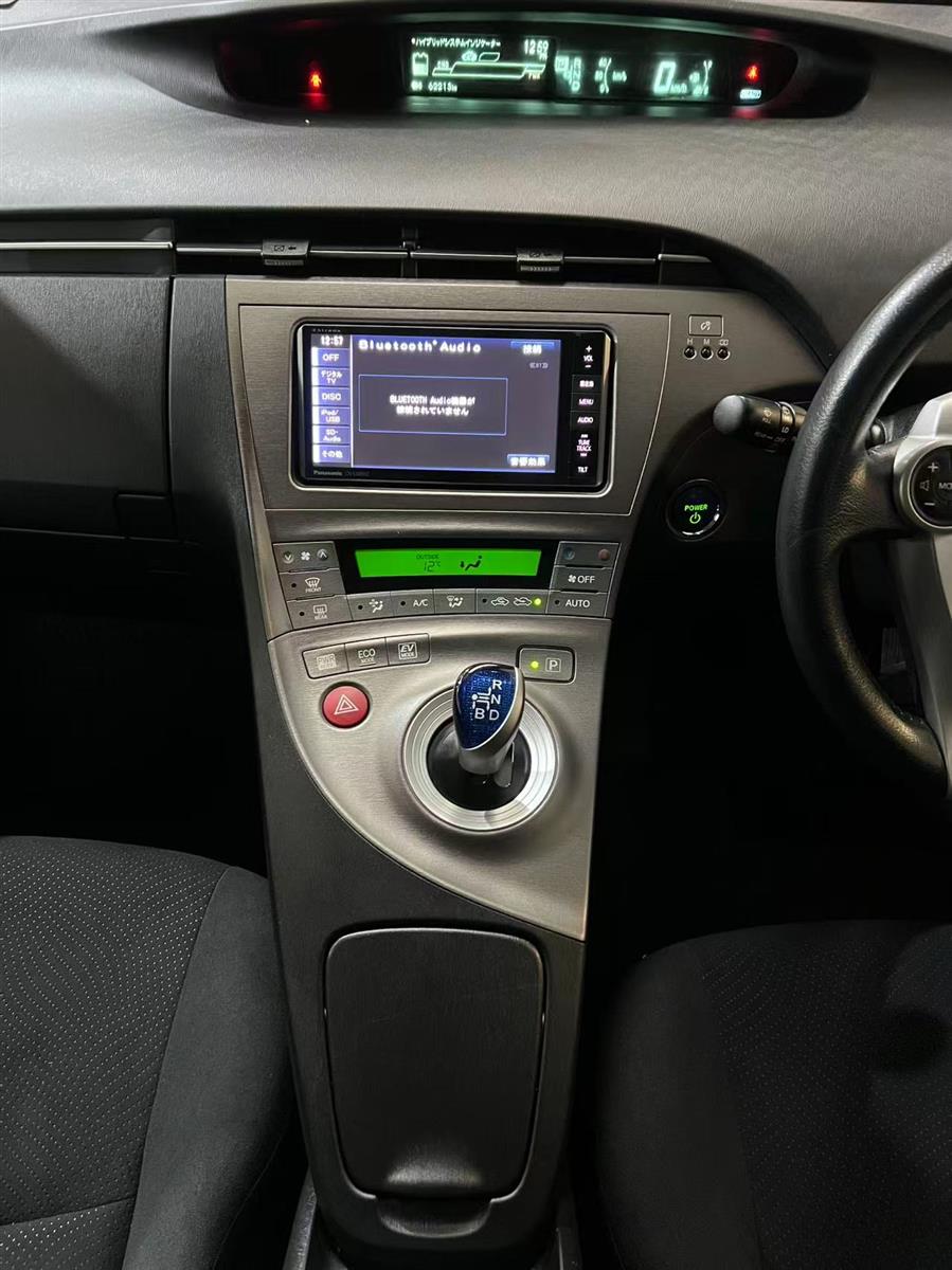 2012 Toyota Prius thumbnail
