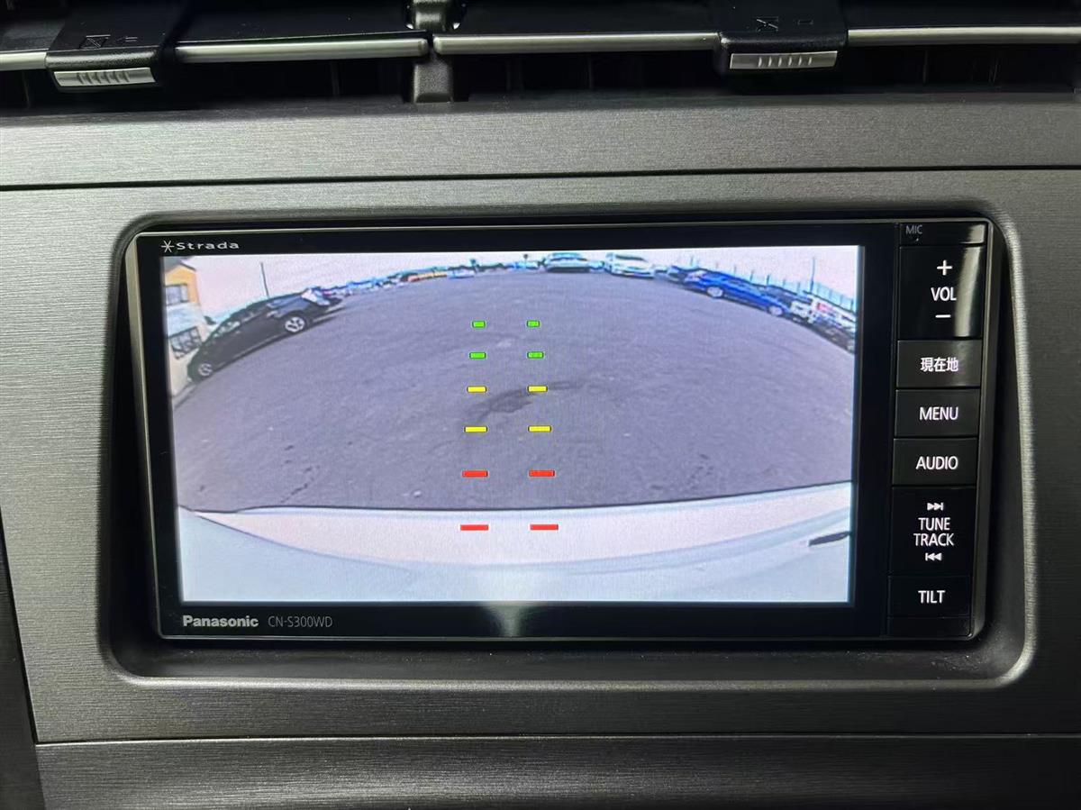 2012 Toyota Prius thumbnail