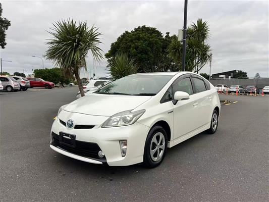 2012 Toyota Prius thumbnail