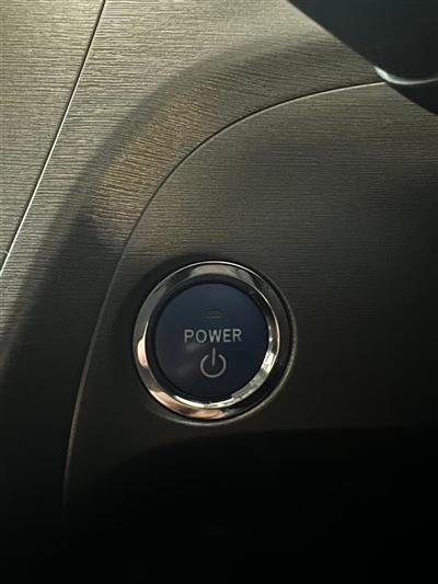 2012 Toyota Prius thumbnail