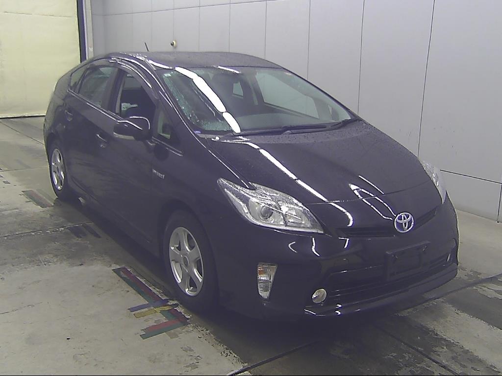 2015 Toyota Prius thumbnail