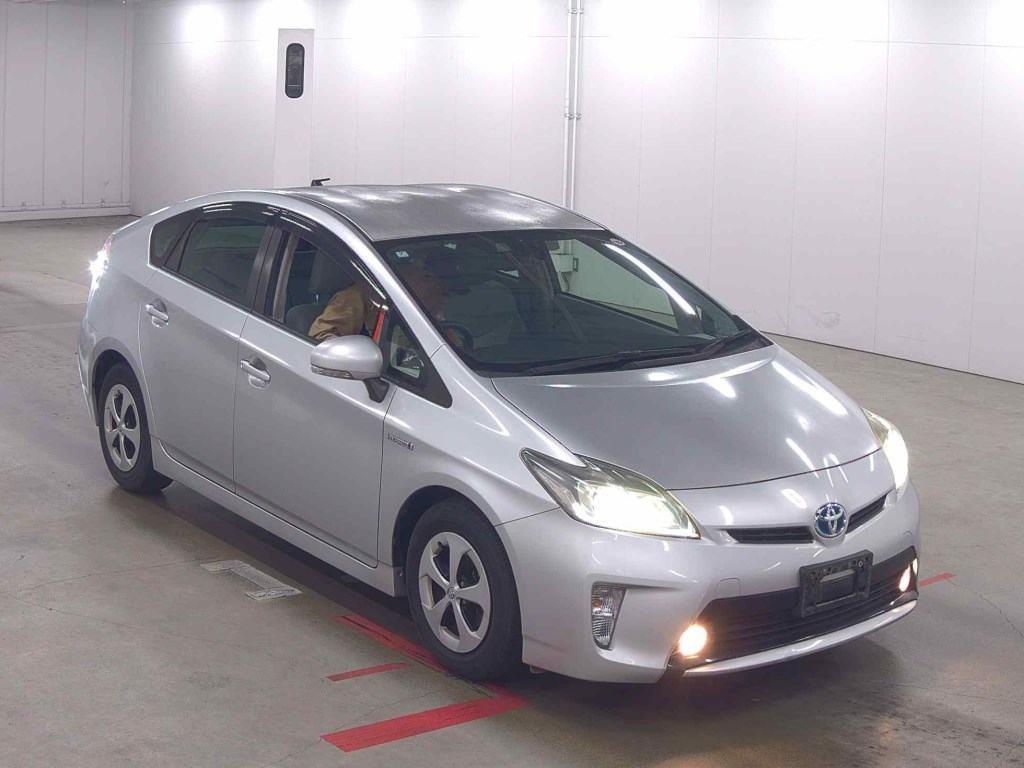 2014 Toyota Prius thumbnail