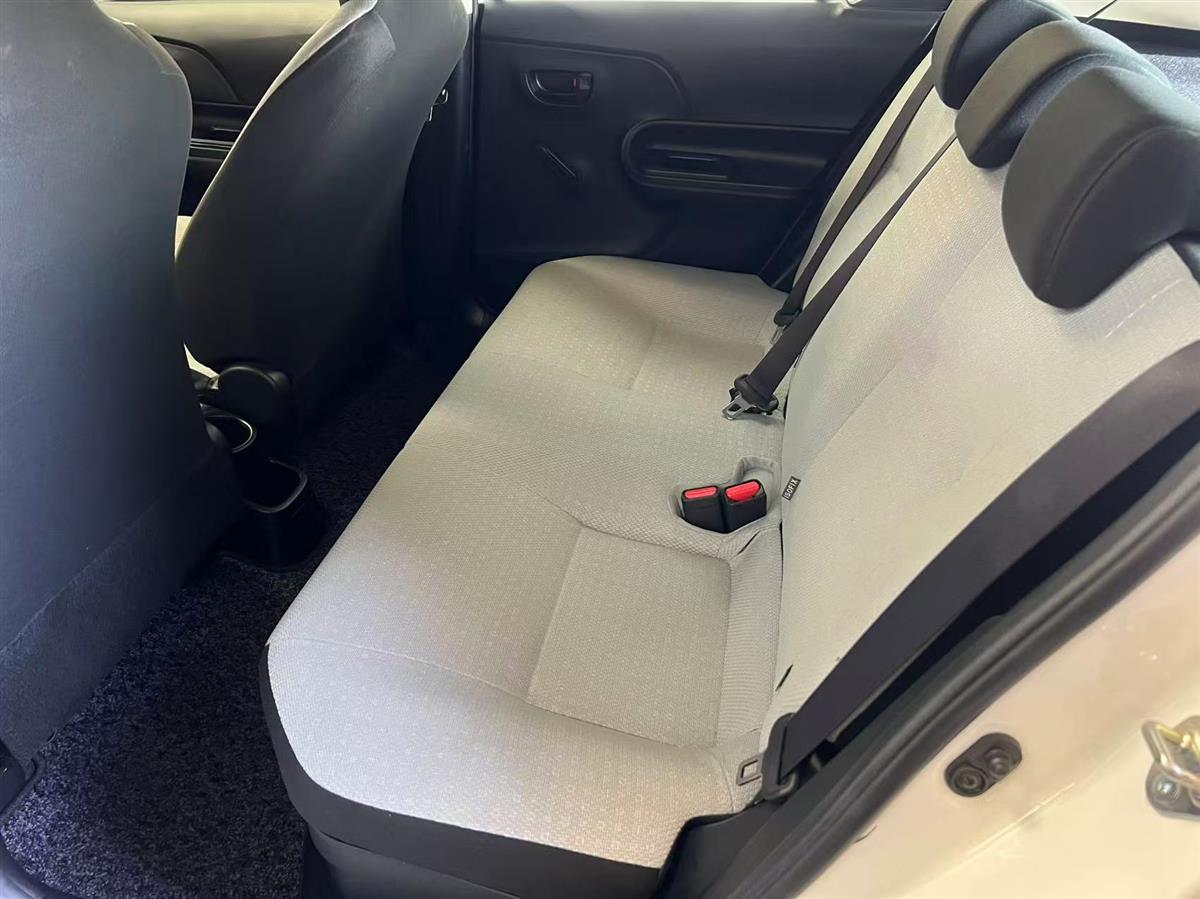 2019 Toyota Aqua thumbnail