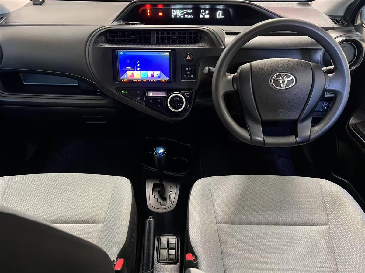 2019 Toyota Aqua thumbnail