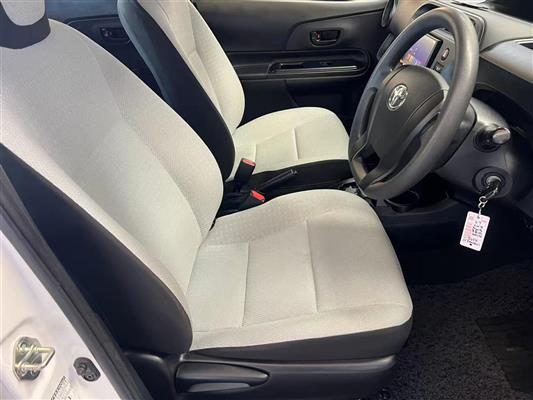 2019 Toyota Aqua thumbnail