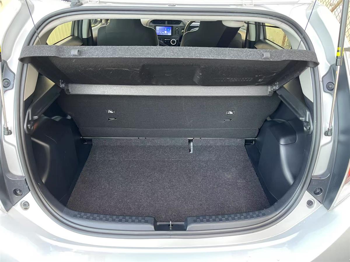 2020 Toyota Aqua thumbnail