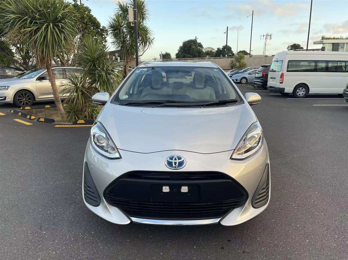 2020 Toyota Aqua thumbnail