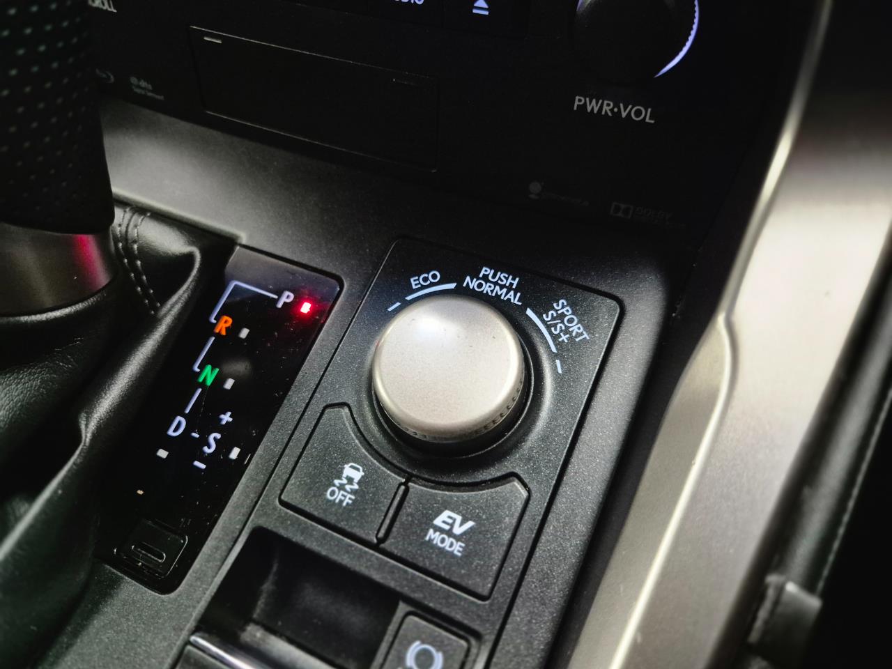 2014 Lexus NX thumbnail