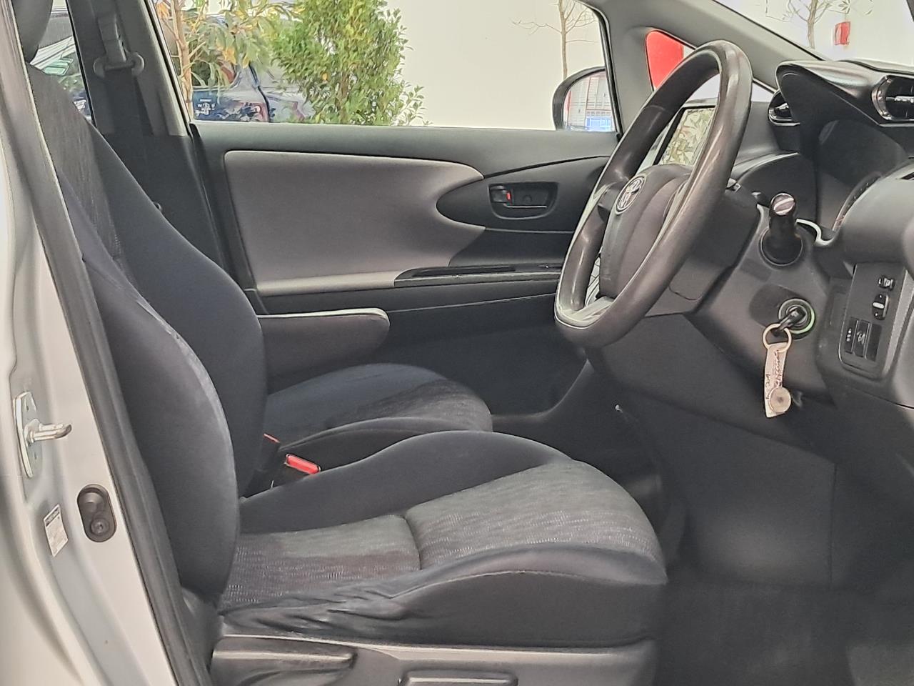 2010 Toyota Wish thumbnail