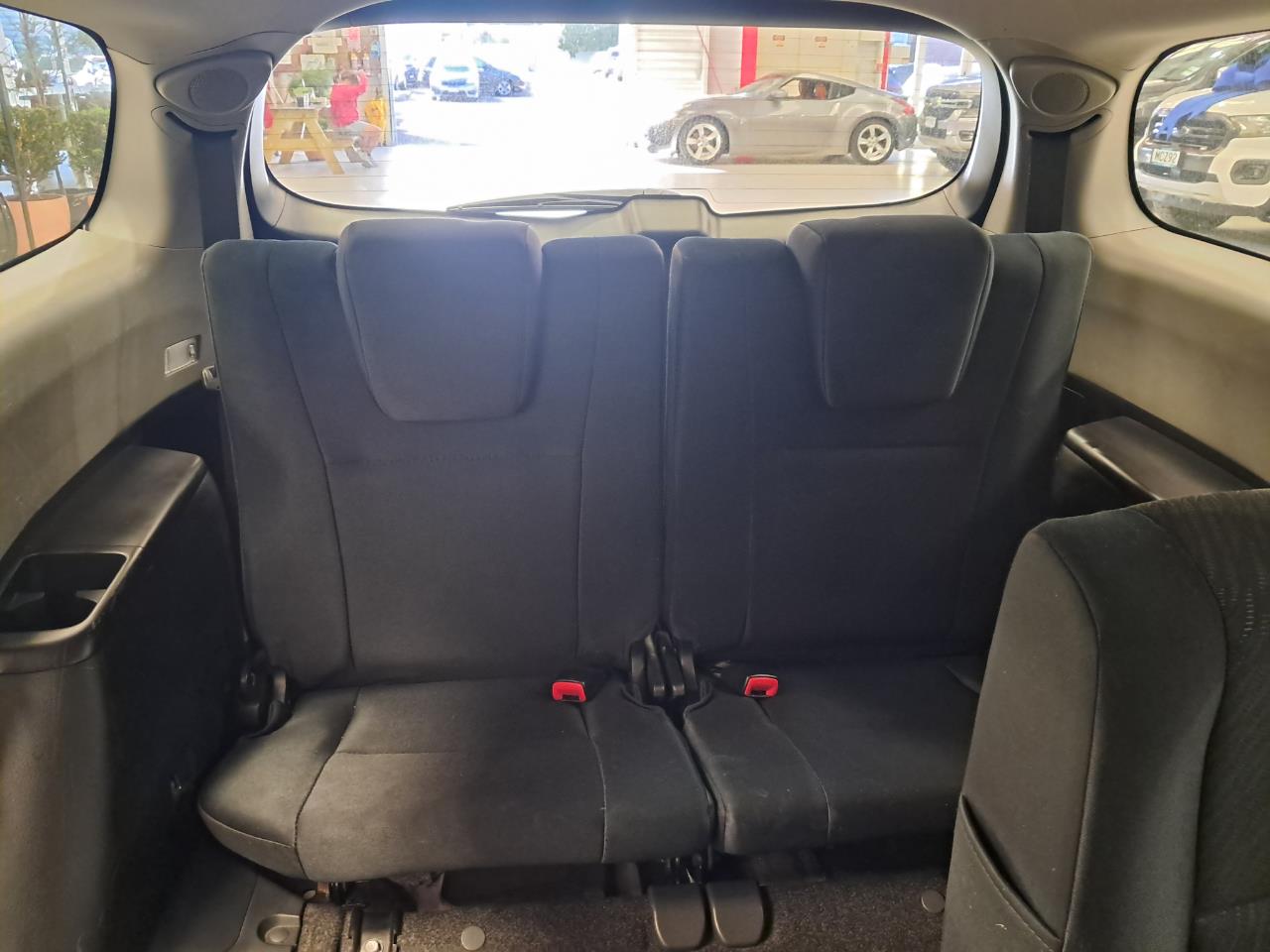 2010 Toyota Wish thumbnail