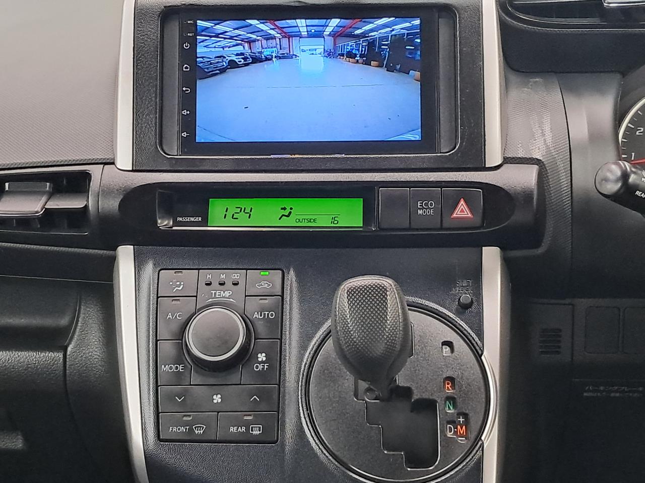 2010 Toyota Wish thumbnail