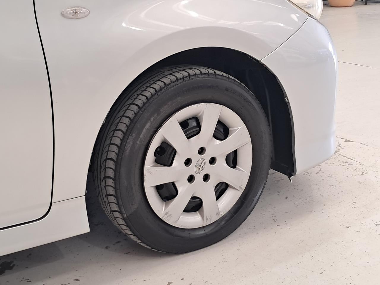 2010 Toyota Wish thumbnail