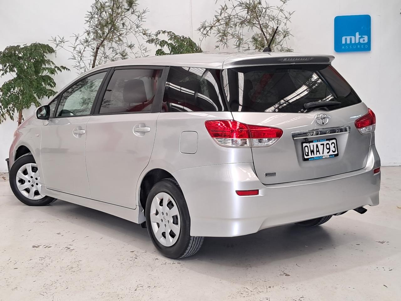2010 Toyota Wish thumbnail