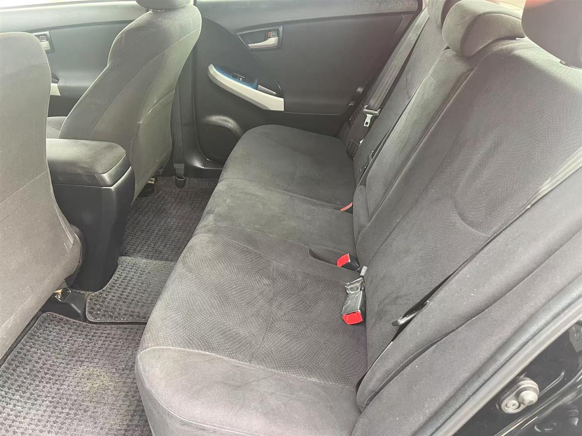 2013 Toyota Prius thumbnail