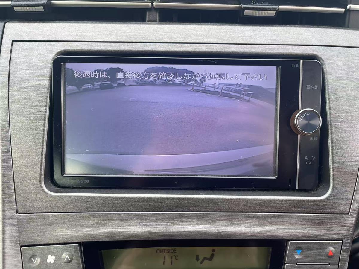 2013 Toyota Prius thumbnail