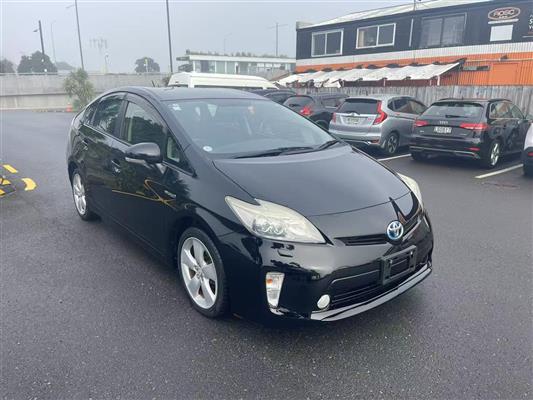 2013 Toyota Prius thumbnail