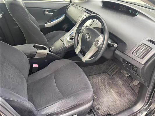 2013 Toyota Prius thumbnail