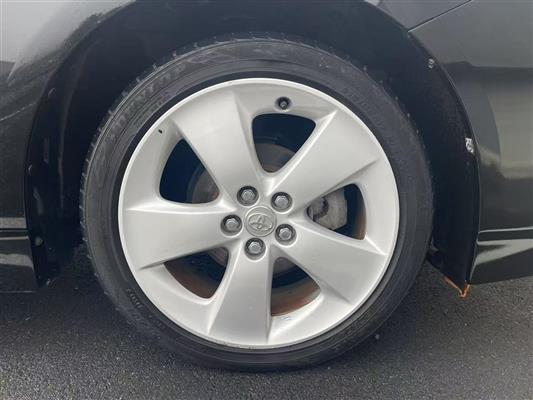 2013 Toyota Prius thumbnail