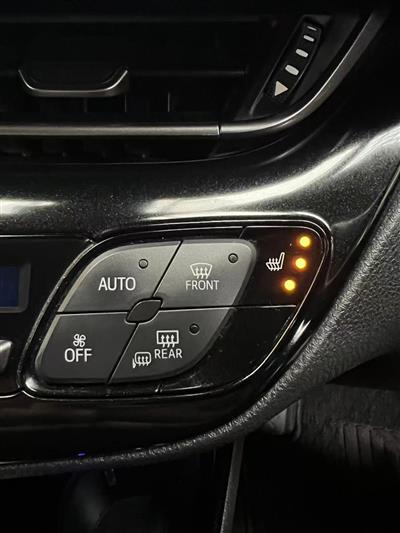 2017 Toyota C-HR thumbnail