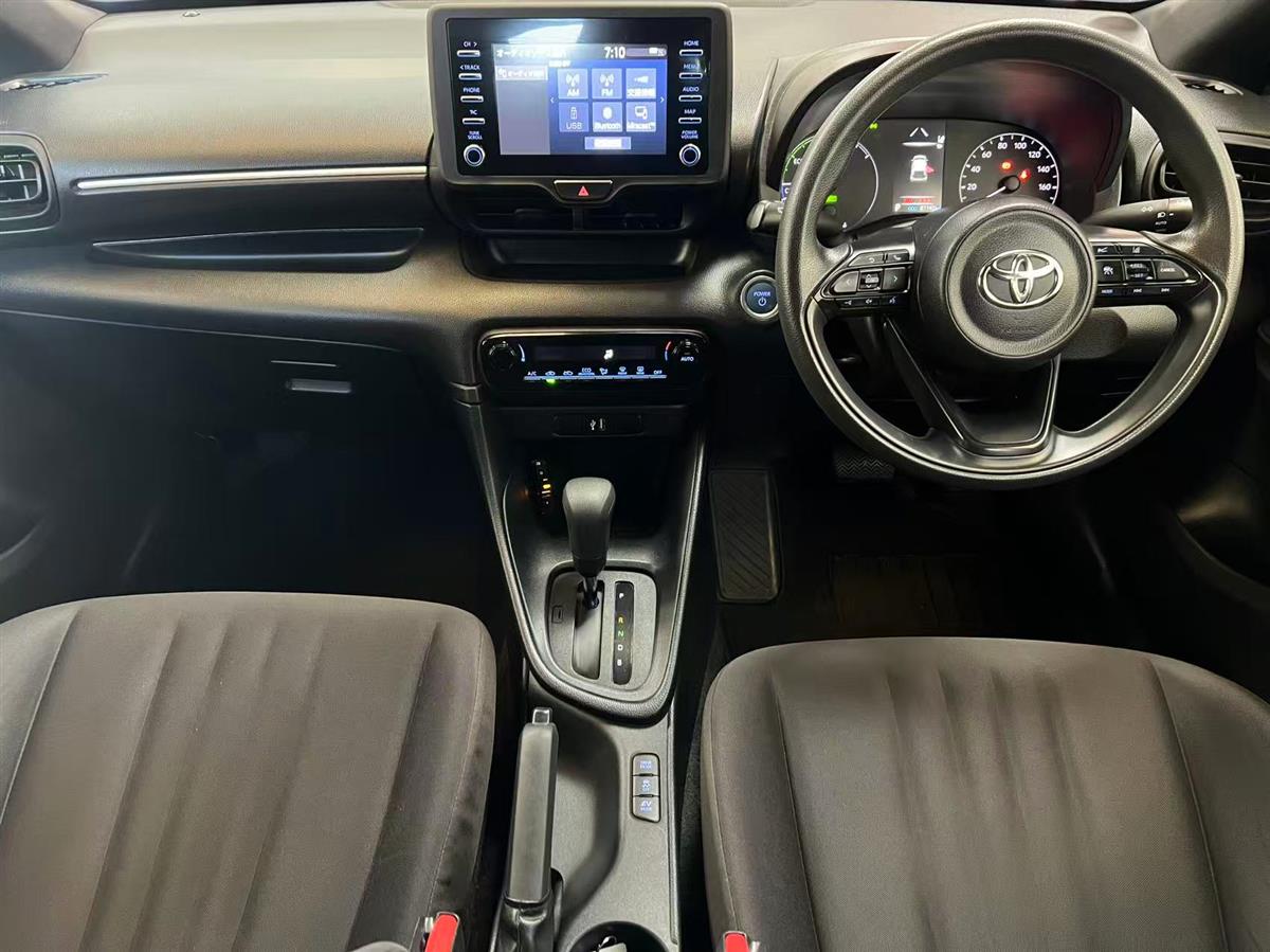 2021 Toyota Yaris thumbnail