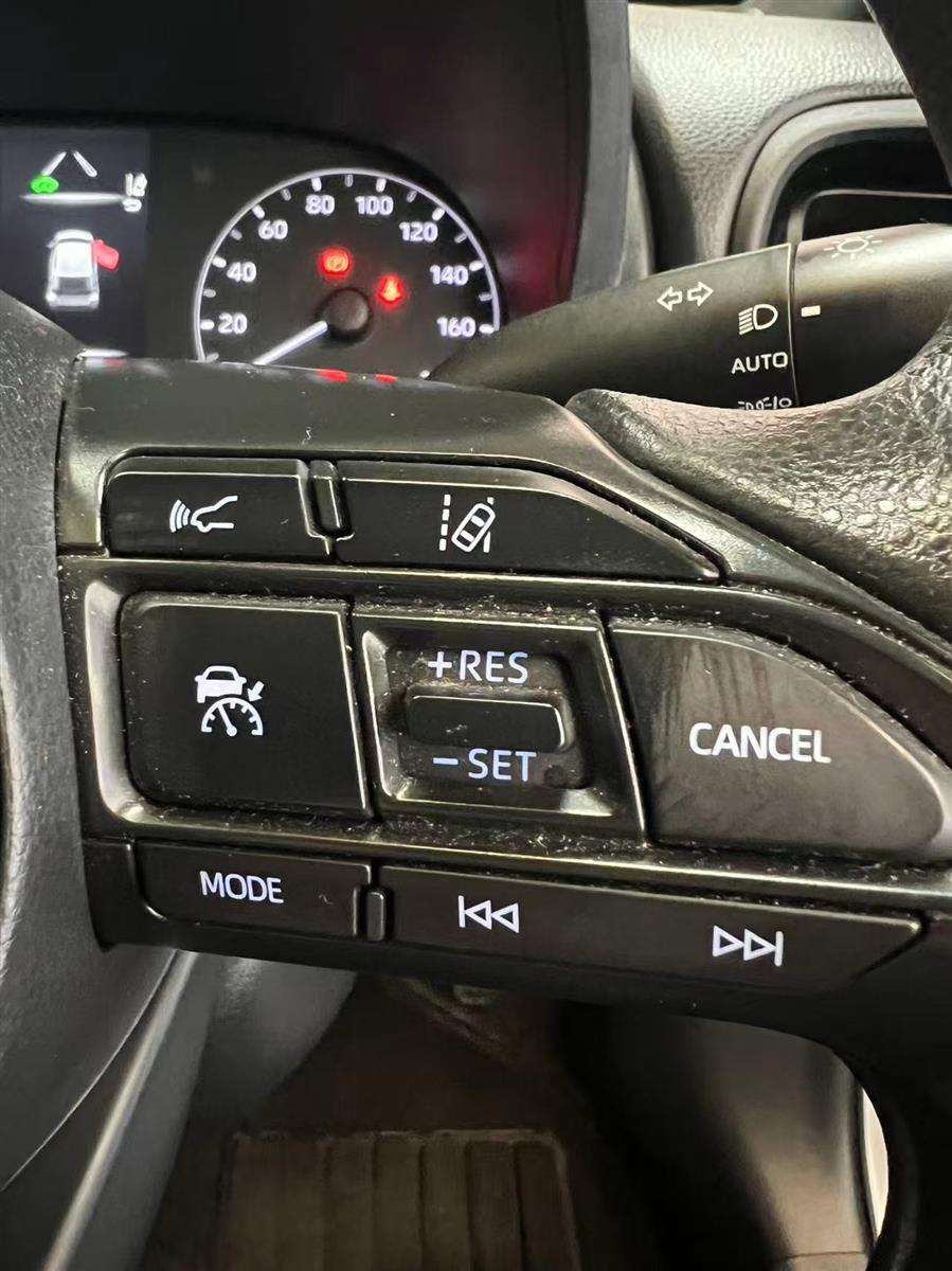 2021 Toyota Yaris thumbnail