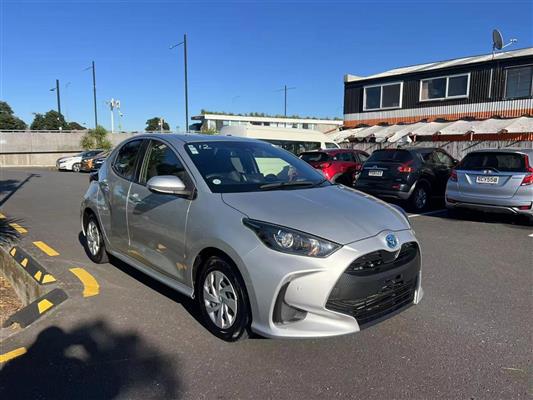 2021 Toyota Yaris thumbnail