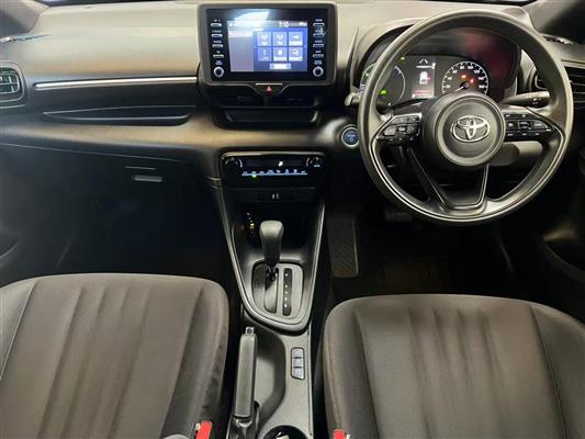 2021 Toyota Yaris thumbnail