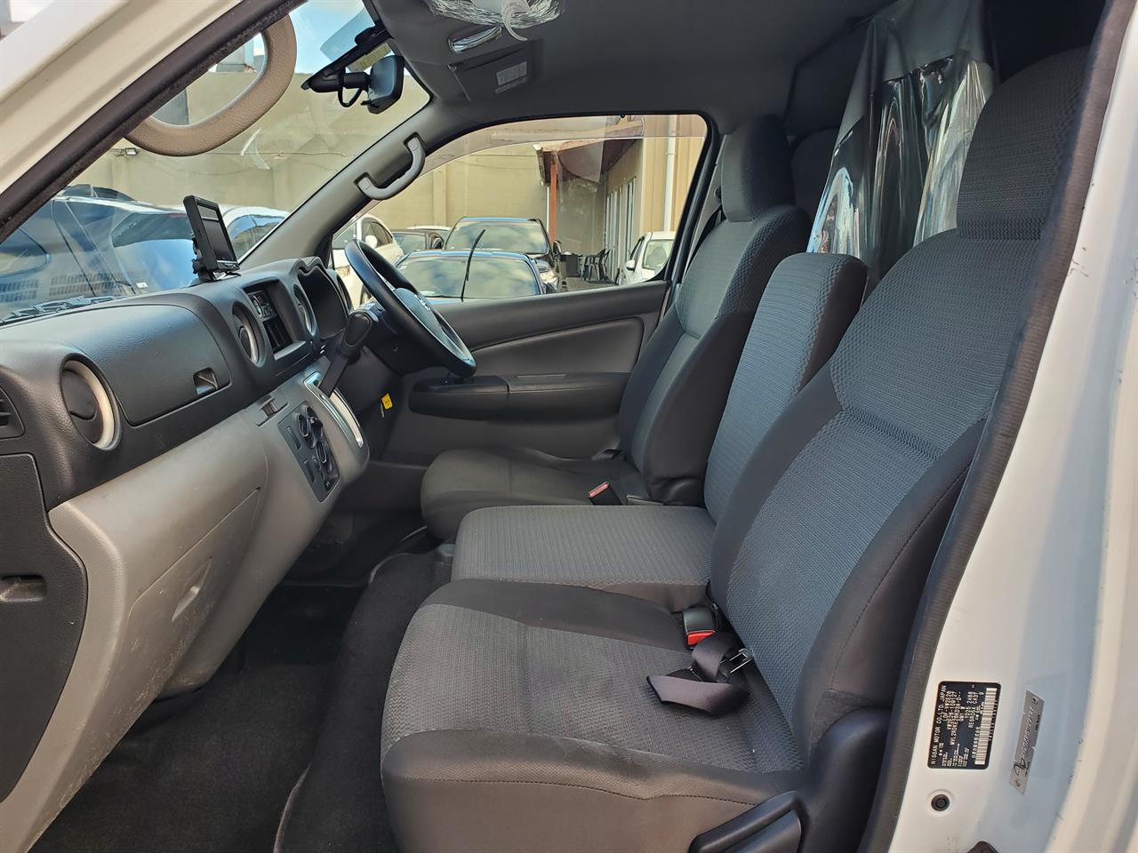 2018 Nissan Caravan thumbnail