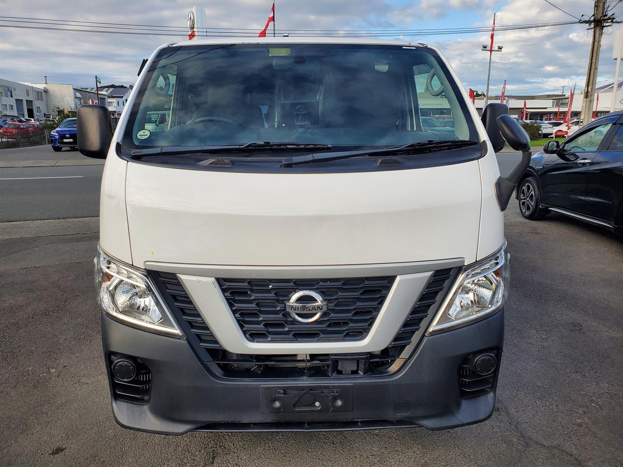 2018 Nissan Caravan thumbnail