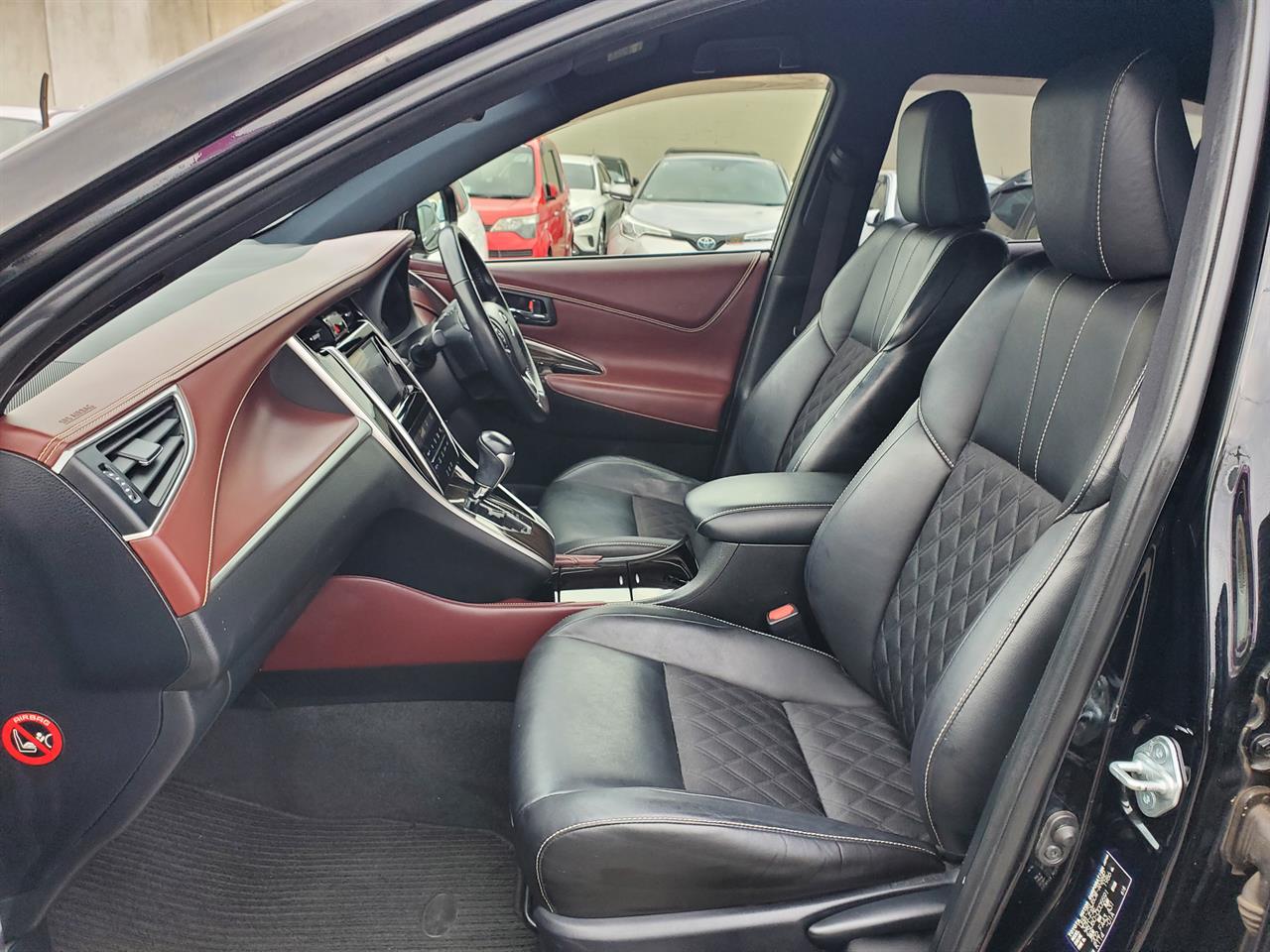 2014 Toyota Harrier thumbnail
