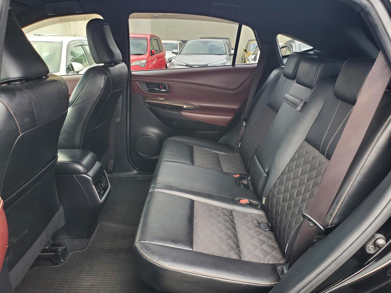2014 Toyota Harrier thumbnail
