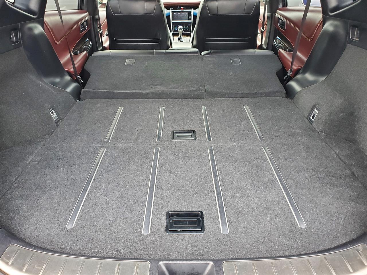 2014 Toyota Harrier thumbnail
